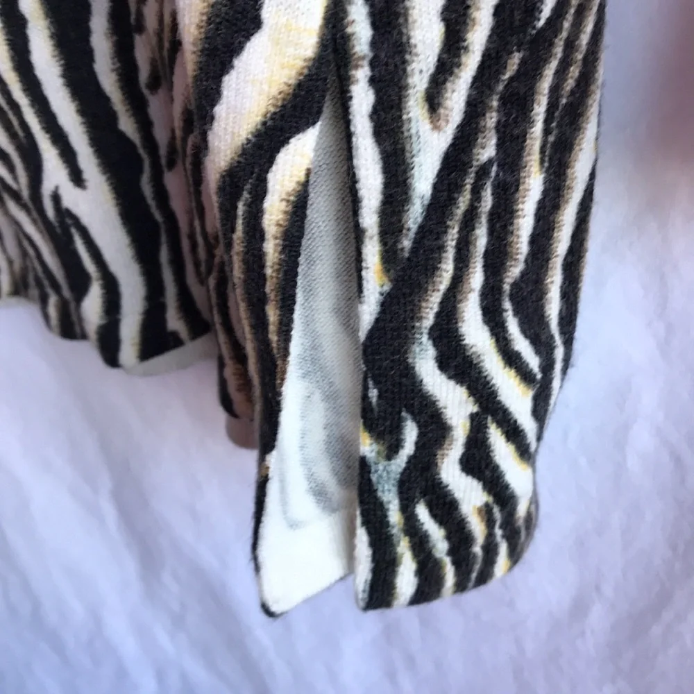 In-Knit knit zebra